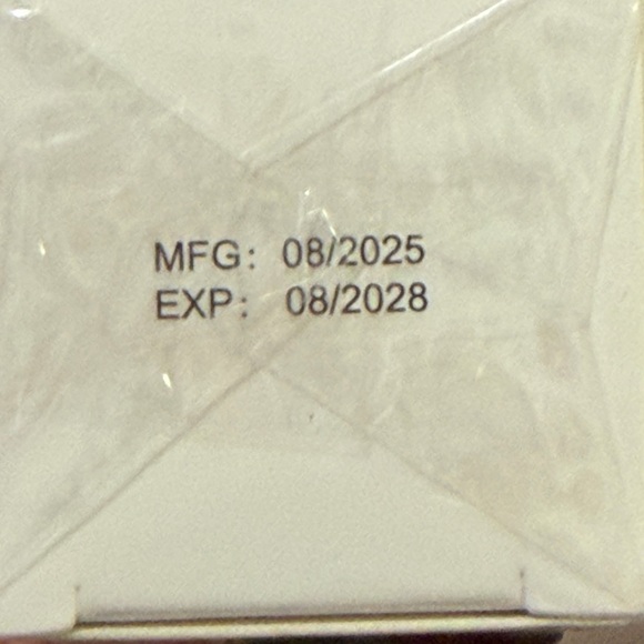 DALLAS & JAMES Skincare Watermelon Beam Retinol Oil - Picture 7 of 8